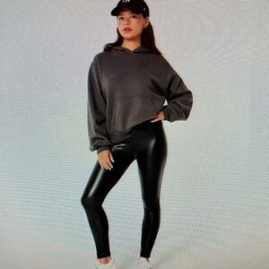 New! Hollister Ultra High-Rise Vegan Faux Leather Legging Black Size Small NWT